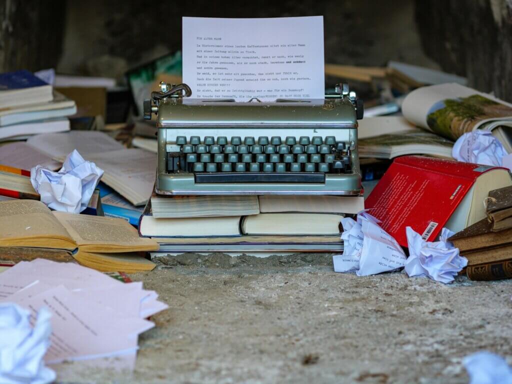 Unique-Itinerary-Typewriter
