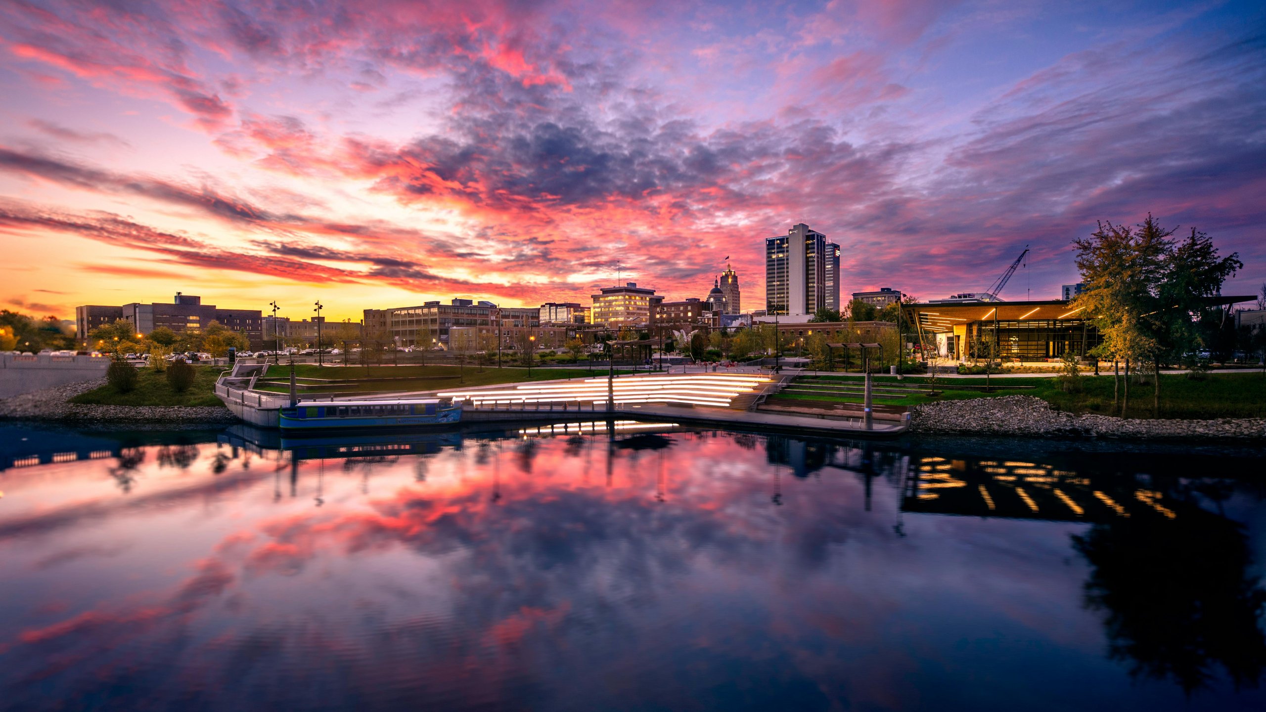 Indiana: A Travel Guide Through the Hoosier State