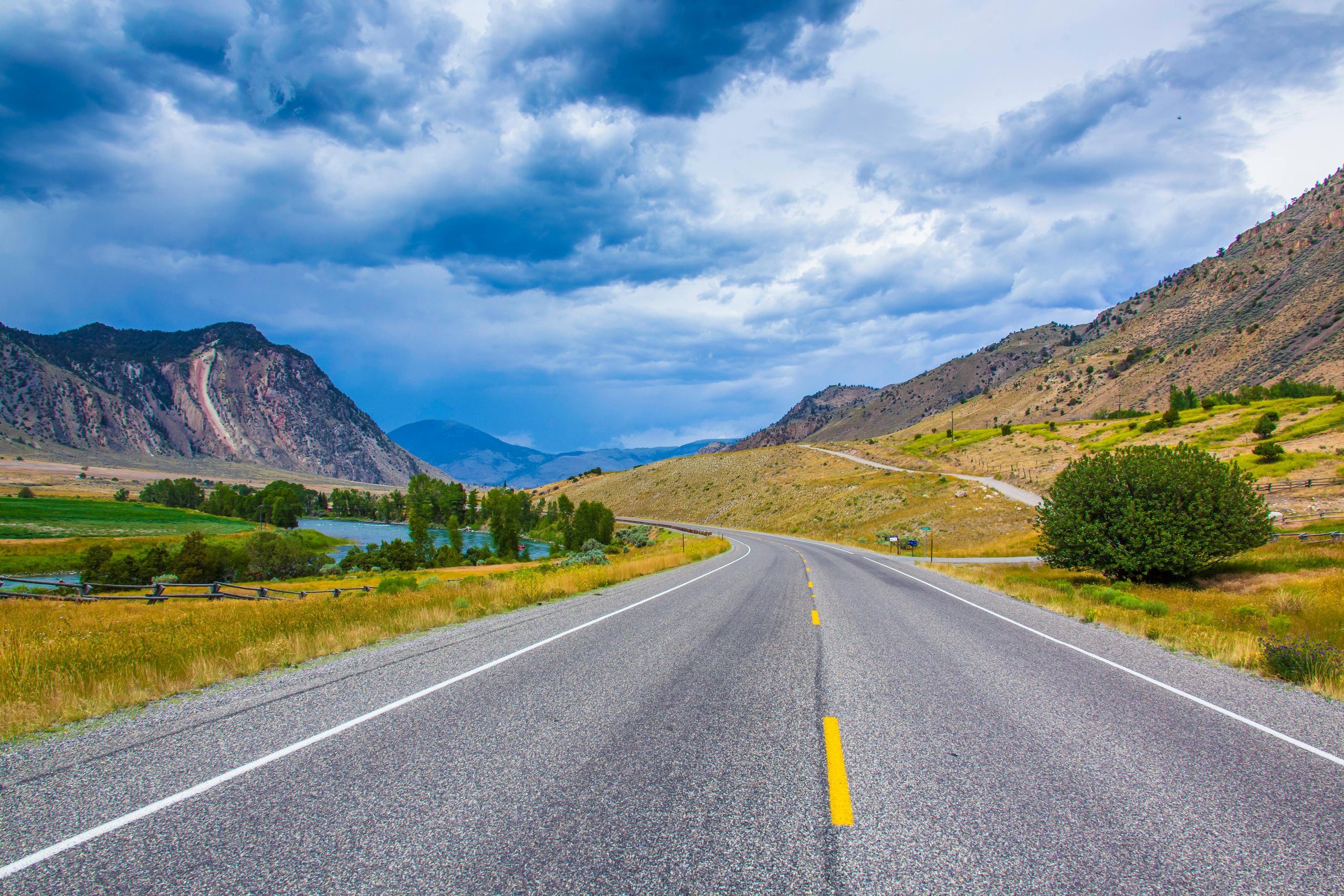 Montana: A Travel Guide Through Big Sky Country