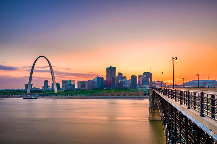 Missouri: A Travel Guide Through the Show-Me State